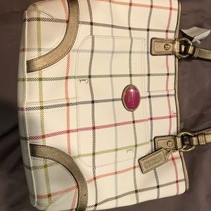 Brand new leather Tatrsal Coach purse